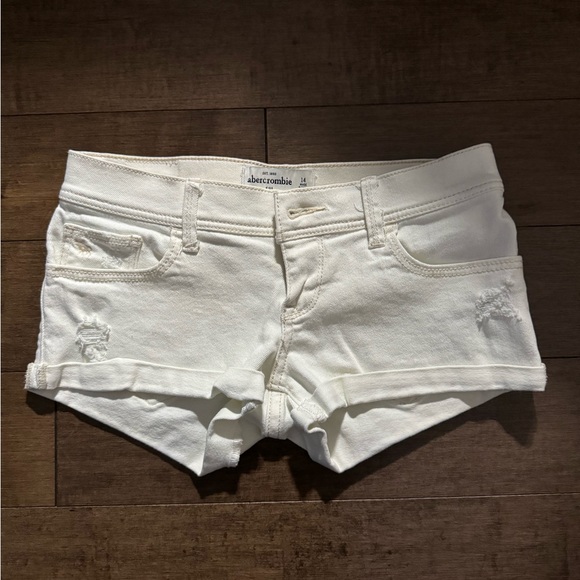 White Abercrombie Shorts - Picture 1 of 2